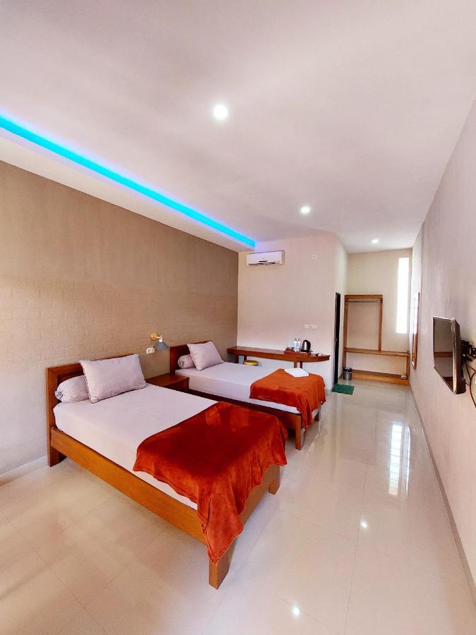 Oasis Hotel Ampana Exterior foto